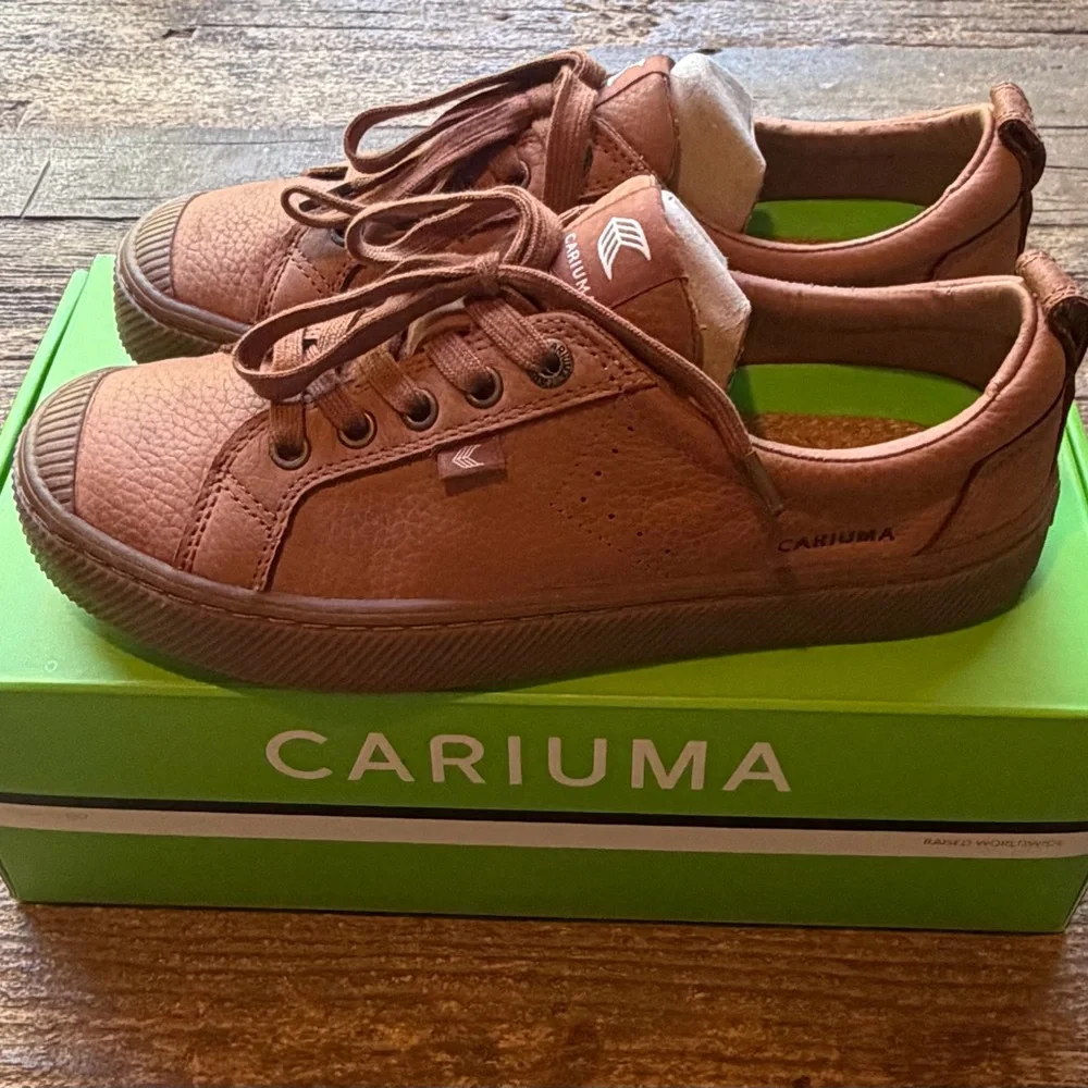 Cariuma OCA Low Gum Sienna Brown Premium Leather Sneaker Size 9 New in Box